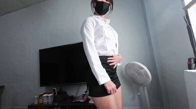 《顶级网红订阅》群狼求档Onlyfans百万粉丝撸铁健身教练Ellie私拍，与金主各种性爱自拍，前凸后翘身材无敌 (4)